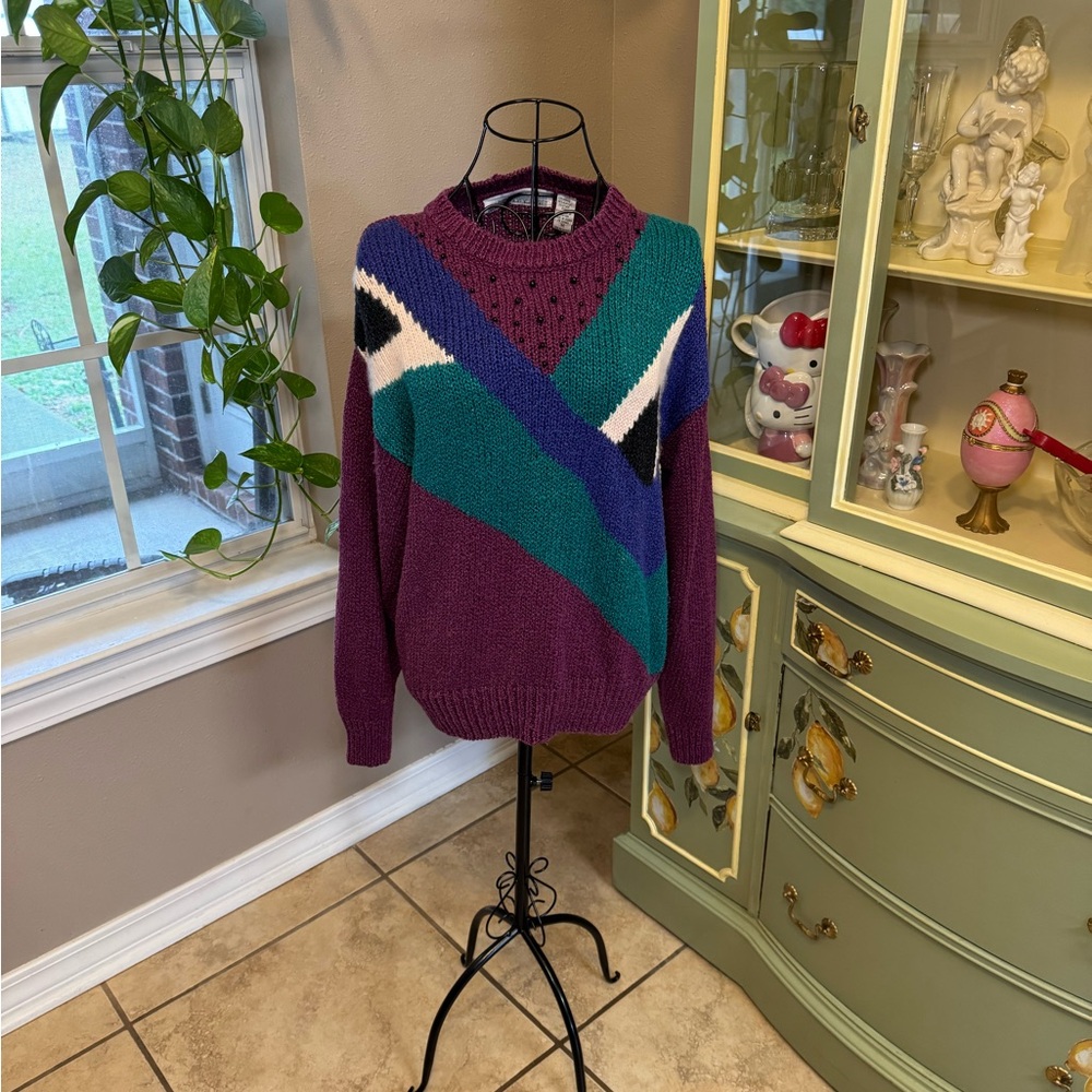 Retro Women’s Sweater